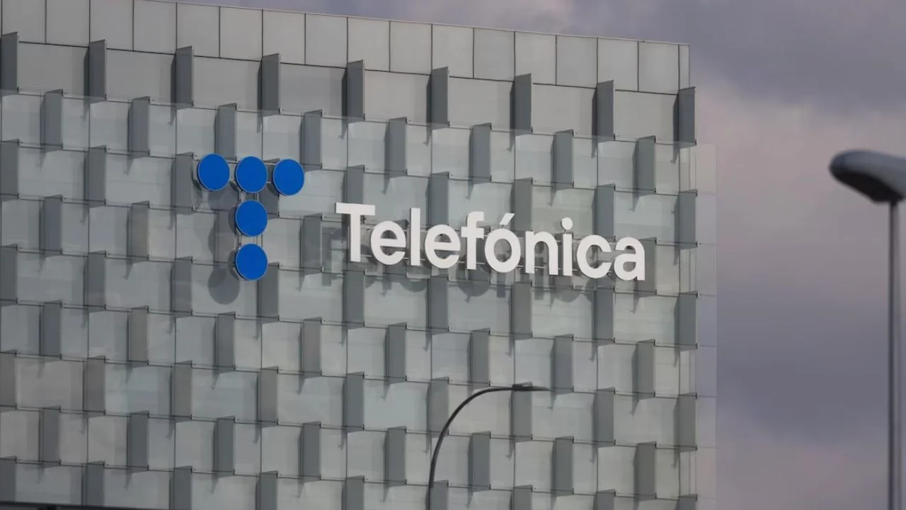 Mercedes Benz y otras empresas se van de Argentina