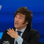 Le garpa al gobierno de milei la pelea con clarín