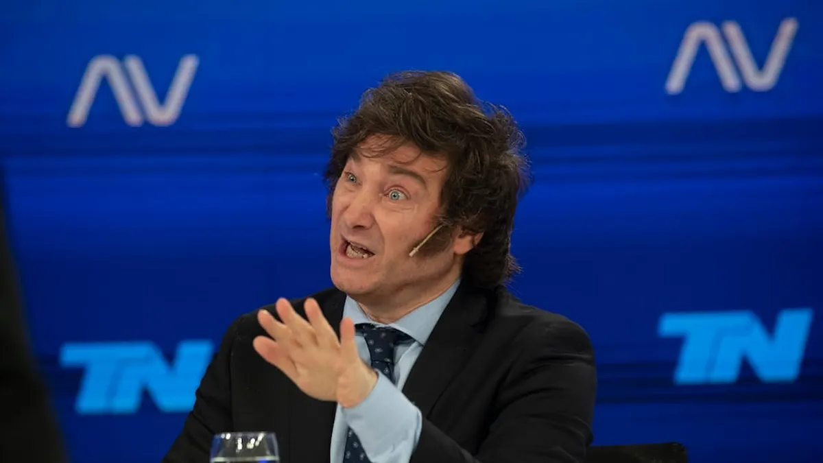 Le garpa al gobierno de milei la pelea con clarín